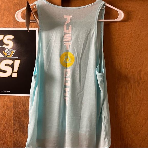 NIKE WORKOUT TANK TOP NWT - Picture 5 of 8